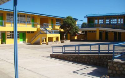 Remozada escuela para alumnos de  Caleta de Hornos