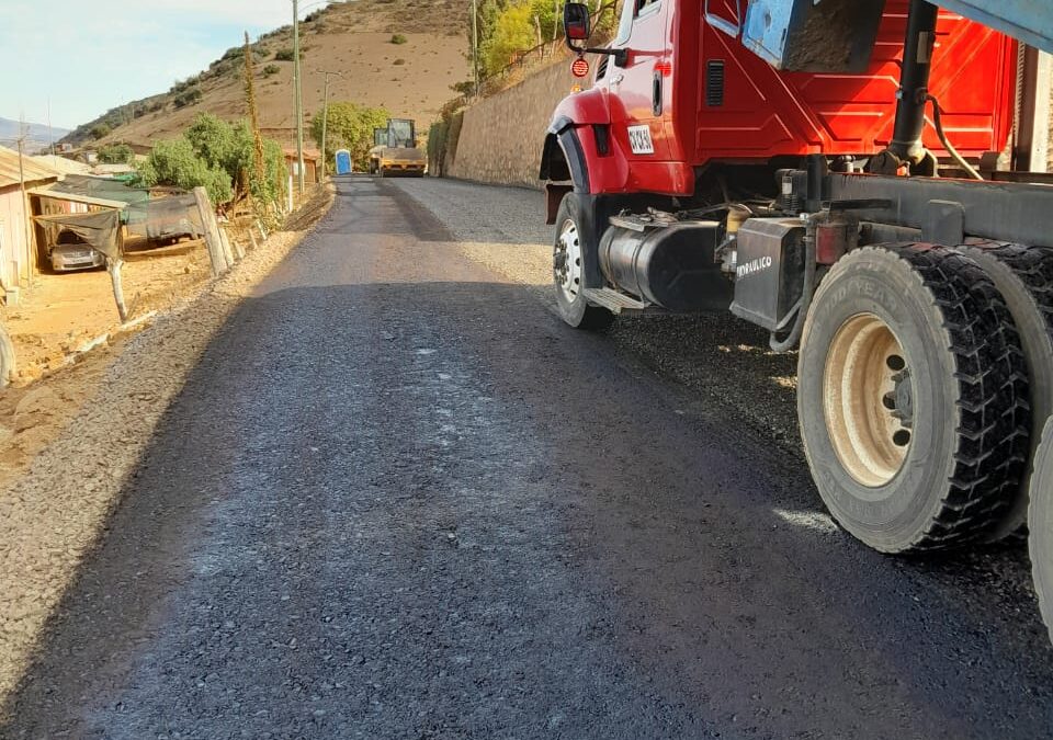 71% de avance presentan obras de pavimentación en rutas D-901 y D-937 de Canela