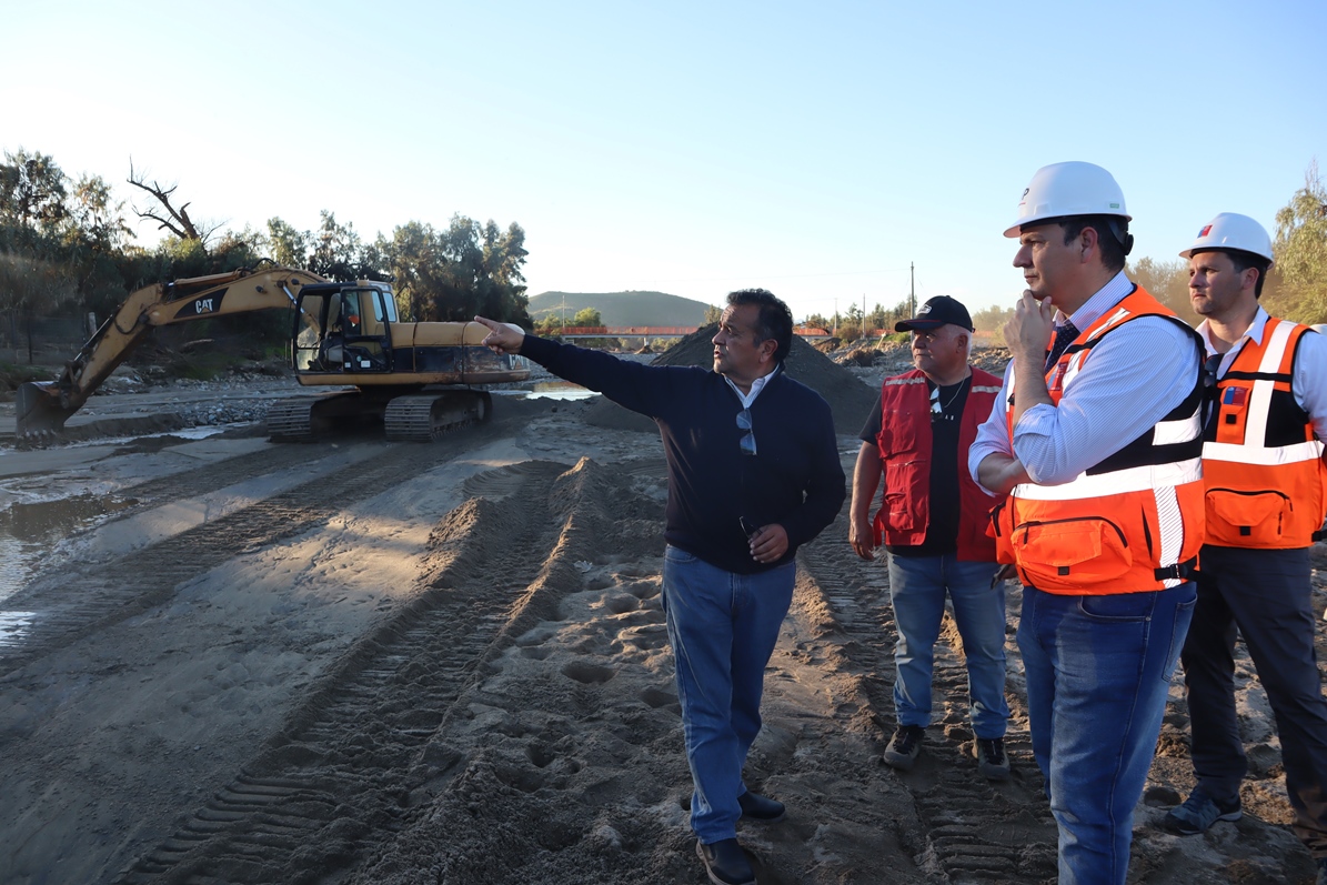 MOP ejecuta obras de encauzamiento y refuerzo de defensas en estero Punitaqui tras sistema frontal